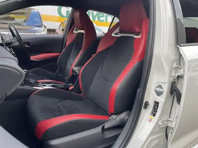 トヨタ カローラ スポーツ ハイブリッドG Z 静岡県 2020(令2)年 7.4万km アティチュードブラックマイカ/ホワイトパールクリスタルシャイン ワンオーナー/TRDエアロ/純正ナビ/フルセグTV/BT/バックカメラ/ハーフレザーシート/前席シートヒーター/前後ドライブレコーダー/ビルトインETC/プリクラッシュセーフティ/レーンキープアシスト/オートハイビーム/レーダークルーズコントロール/クリアランスソナー/ブラインドスポットモニター/LEDライト/LEDフォグ/スマートキー×2/保証書/取扱説明書/ナビ取扱説明書/R7点検記録簿有