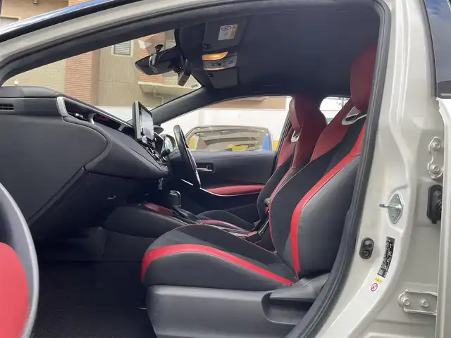 トヨタ カローラ スポーツ ハイブリッドG Z 静岡県 2020(令2)年 7.4万km アティチュードブラックマイカ/ホワイトパールクリスタルシャイン ワンオーナー/TRDエアロ/純正ナビ/フルセグTV/BT/バックカメラ/ハーフレザーシート/前席シートヒーター/前後ドライブレコーダー/ビルトインETC/プリクラッシュセーフティ/レーンキープアシスト/オートハイビーム/レーダークルーズコントロール/クリアランスソナー/ブラインドスポットモニター/LEDライト/LEDフォグ/スマートキー×2/保証書/取扱説明書/ナビ取扱説明書/R7点検記録簿有