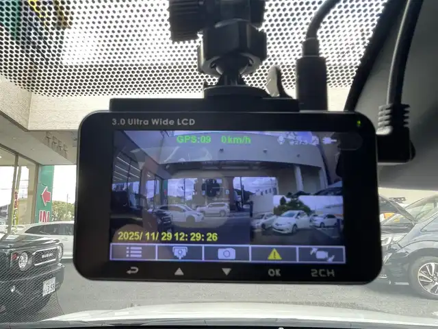 トヨタ カローラ スポーツ ハイブリッドG Z 静岡県 2020(令2)年 7.4万km アティチュードブラックマイカ/ホワイトパールクリスタルシャイン ワンオーナー/TRDエアロ/純正ナビ/フルセグTV/BT/バックカメラ/ハーフレザーシート/前席シートヒーター/前後ドライブレコーダー/ビルトインETC/プリクラッシュセーフティ/レーンキープアシスト/オートハイビーム/レーダークルーズコントロール/クリアランスソナー/ブラインドスポットモニター/LEDライト/LEDフォグ/スマートキー×2/保証書/取扱説明書/ナビ取扱説明書/R7点検記録簿有