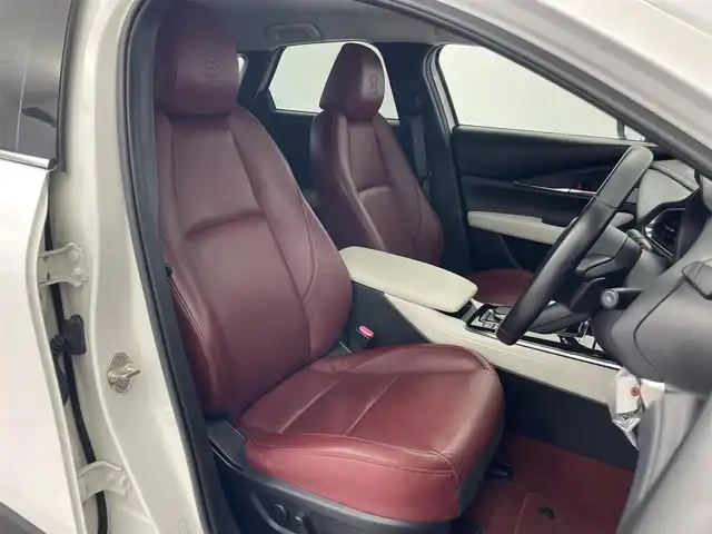 マツダ ＣＸ－３０ XD 100周年特別記念車 愛知県 2020(令2)年 1.7万km スノーフレイクホワイトパールマイカ BOSEサウンド/純正ナビ（フルセグ、CD、DVD、Bluetooth）/シートヒーター（D+N)/ハンドルヒーター/パワーバックドア/パワーシート（D席）/ETC/全方位カメラ/BSM/パワーバックドア/本革レザーシート/LEDヘッドライト/衝突軽減ブレーキ/レーンキープアシスト/オートハイビーム/オートライト/ドラレコ/純正18インチAW/純正フロアマット/コーナーセンサー/USB/フォグライト