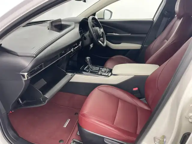 マツダ ＣＸ－３０ XD 100周年特別記念車 愛知県 2020(令2)年 1.7万km スノーフレイクホワイトパールマイカ BOSEサウンド/純正ナビ（フルセグ、CD、DVD、Bluetooth）/シートヒーター（D+N)/ハンドルヒーター/パワーバックドア/パワーシート（D席）/ETC/全方位カメラ/BSM/パワーバックドア/本革レザーシート/LEDヘッドライト/衝突軽減ブレーキ/レーンキープアシスト/オートハイビーム/オートライト/ドラレコ/純正18インチAW/純正フロアマット/コーナーセンサー/USB/フォグライト