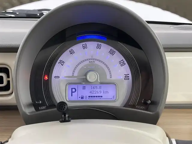 スズキ ラパン モード 千葉県 2022(令4)年 4.3万km ピュアホワイトP 禁煙車/横滑り防止装置/衝突安全ボディ/衝突被害軽減システム/デュアルセンサーブレーキサポート/純正8インチナビ/アラウンドビューモニター/LEDオートライト/シートヒーター/純正14インチアルミホイール/オートエアコン/アイドリングストップ/USBポート/プッシュスタート/スマートキー/ナビSD後送りで詳細確認できず