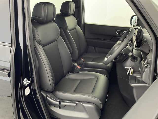 ホンダ ステップワゴン スパーダ eHEV 愛知県 2025(令7)年 0.1千km クリスタルブラックパール ・登録済未使用車/・純正11.4インチナビ/・Bluetooth/フルセグTV/CD/DVD/AppleCarPlay/・ハーフレザーシート/・D/Nシートヒーター/・パワーバックドア/・両側パワースライドドア/・2列目オットマン/・パドルシフト/・オートブレーキホールド/・オートLEDヘッドライト/・フォグライト/・スマートキー×２/・純正16インチアルミホイール/・サイド/カーテンエアバッグ/【ホンダセンシング】/・衝突軽減ブレーキ/・オートハイビーム/・誤発進抑制機能/・後方誤発進抑制機能/・路外逸脱警報機能/・アダプティブクルーズコントロール/・車線維持支援システム/・歩行者事故低減ステアリング^/・先行車発進お知らせ機能/・標識認識機能