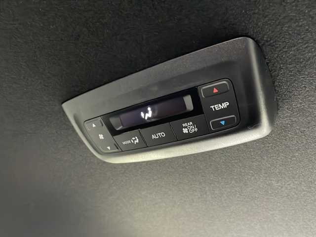 ホンダ ステップワゴン スパーダ eHEV 愛知県 2025(令7)年 0.1千km クリスタルブラックパール ・登録済未使用車/・純正11.4インチナビ/・Bluetooth/フルセグTV/CD/DVD/AppleCarPlay/・ハーフレザーシート/・D/Nシートヒーター/・パワーバックドア/・両側パワースライドドア/・2列目オットマン/・パドルシフト/・オートブレーキホールド/・オートLEDヘッドライト/・フォグライト/・スマートキー×２/・純正16インチアルミホイール/・サイド/カーテンエアバッグ/【ホンダセンシング】/・衝突軽減ブレーキ/・オートハイビーム/・誤発進抑制機能/・後方誤発進抑制機能/・路外逸脱警報機能/・アダプティブクルーズコントロール/・車線維持支援システム/・歩行者事故低減ステアリング^/・先行車発進お知らせ機能/・標識認識機能