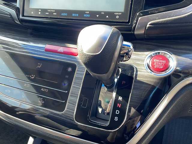 ホンダ オデッセイ アブソルート 岩手県 2014(平26)年 7.9万km クリスタルブラックパール 純正8インチナビ・地デジTV・バックカメラ/社外フリップダウンモニター/両側パワースライドドア/ビルトインETC/スマートキー/プッシュスタート/クルーズコントロール/ハーフレザーシート/純正ホイル・スタッドレスタイヤ積み込み/LEDヘッドライト/純正フロアマット