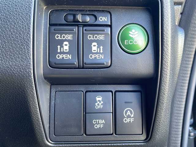 ホンダ オデッセイ アブソルート 岩手県 2014(平26)年 7.9万km クリスタルブラックパール 純正8インチナビ・地デジTV・バックカメラ/社外フリップダウンモニター/両側パワースライドドア/ビルトインETC/スマートキー/プッシュスタート/クルーズコントロール/ハーフレザーシート/純正ホイル・スタッドレスタイヤ積み込み/LEDヘッドライト/純正フロアマット