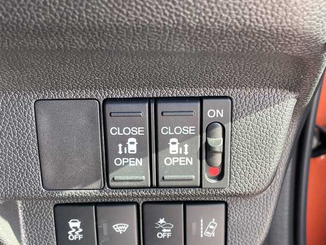 ホンダ フリード＋ ハイブリット クロスター ホンダセンシング 愛知県 2021(令3)年 3.4万km プレミアムクリスタルオレンジM 純正9型ナビ/フリップダウンモニター/両側パワースライドドア/レーダークルーズコントロール/シートヒーター/バックカメラ/コーナーセンサー/LEDヘッドライト/オートライト/ドライブレコーダー/ETC/衝突軽減システム/フルセグ/CD DVD/Bluetooth/ステアリングスイッチ/スマートキー/プッシュスタート