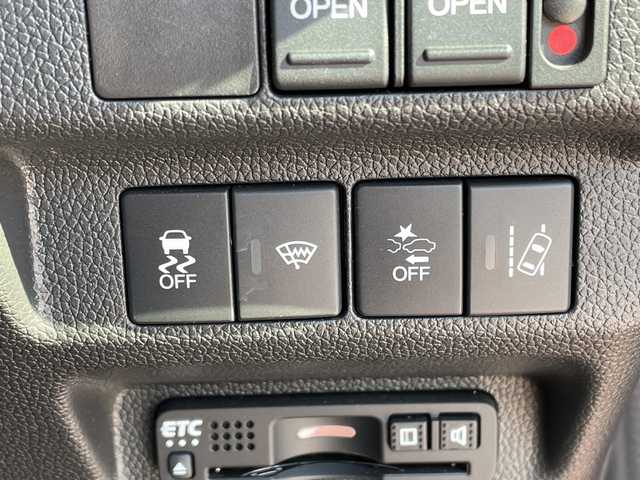 ホンダ フリード＋ ハイブリット クロスター ホンダセンシング 愛知県 2021(令3)年 3.4万km プレミアムクリスタルオレンジM 純正9型ナビ/フリップダウンモニター/両側パワースライドドア/レーダークルーズコントロール/シートヒーター/バックカメラ/コーナーセンサー/LEDヘッドライト/オートライト/ドライブレコーダー/ETC/衝突軽減システム/フルセグ/CD DVD/Bluetooth/ステアリングスイッチ/スマートキー/プッシュスタート