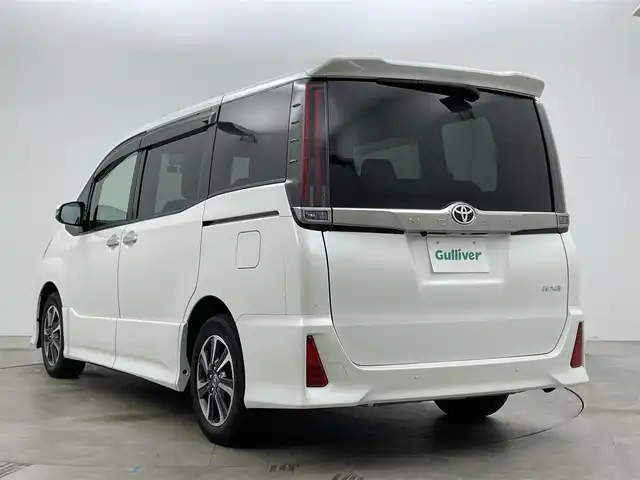 トヨタ ノア Si ダブルバイビーⅡ 岡山県 2020(令2)年 3.7万km ホワイトパールクリスタルシャイン 純正１０インチナビ(NSZN-Z68T)/(CD/DVD/フルセグ/BT/USB)/バックカメラ/両側電動スライドドア/ドライブレコーダー/ビルトインＥＴＣ/クルーズコントロール/衝突軽減ブレーキ/コーナーセンサー（前/後）/レーンキープアシスト/ＬＥＤヘッドライト/オートハイビーム/フォグランプ/ハーフレザーシート/スマートキー×2/取扱説明書/ナビ取扱説明書