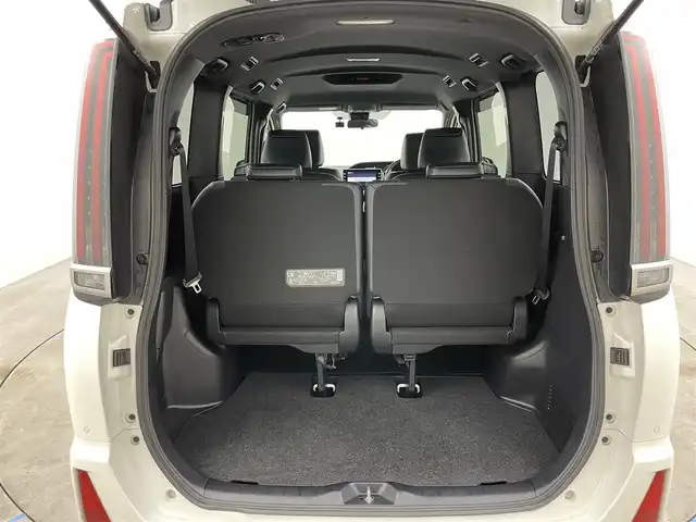 トヨタ ノア Si ダブルバイビーⅡ 岡山県 2020(令2)年 3.7万km ホワイトパールクリスタルシャイン 純正１０インチナビ(NSZN-Z68T)/(CD/DVD/フルセグ/BT/USB)/バックカメラ/両側電動スライドドア/ドライブレコーダー/ビルトインＥＴＣ/クルーズコントロール/衝突軽減ブレーキ/コーナーセンサー（前/後）/レーンキープアシスト/ＬＥＤヘッドライト/オートハイビーム/フォグランプ/ハーフレザーシート/スマートキー×2/取扱説明書/ナビ取扱説明書