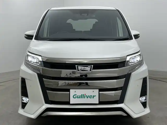 トヨタ ノア Si ダブルバイビーⅡ 岡山県 2020(令2)年 3.7万km ホワイトパールクリスタルシャイン 純正１０インチナビ(NSZN-Z68T)/(CD/DVD/フルセグ/BT/USB)/バックカメラ/両側電動スライドドア/ドライブレコーダー/ビルトインＥＴＣ/クルーズコントロール/衝突軽減ブレーキ/コーナーセンサー（前/後）/レーンキープアシスト/ＬＥＤヘッドライト/オートハイビーム/フォグランプ/ハーフレザーシート/スマートキー×2/取扱説明書/ナビ取扱説明書