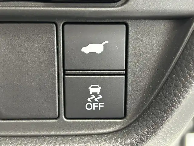 ホンダ ＺＲ－Ｖ Z 鹿児島県 2024(令6)年 2万km プラチナホワイトパール ディスプレイオーディオ(ナビ機能付)/(フルセグTV/Bluetooth/AppleCarPlay/AndroidAuto)/マルチビューカメラシステム/前席シートヒーター/ステアリングヒーター/Honda SENSING/　・衝突軽減ブレーキ（CMBS）/　・先行車発進お知らせ機能/　・歩行者事故低減ステアリング/　・路外逸脱抑制機能/　・標識認識機能/　・渋滞追従機能付アダプティブクルーズコントロール（ACC）/　・車線維持支援システム（LKAS）/　・トラフィックジャムアシスト（渋滞運転支援機能）/　・ブラインドスポットインフォメーション/　・誤発進抑制機能/　・後方誤発進抑制機能/　・近距離衝突軽減ブレーキ/　・パーキングセンサーシステム/　・後退出庫サポート/　・アダプティブドライビングビーム/ハンズフリーアクセスパワーテールゲート/ワイヤレス充電/ドライブレコーダー/ETC2.0/LEDヘッドライト/純正アルミホイール/純正フロアマット