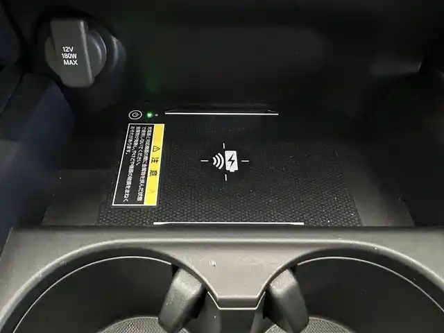 ホンダ ＺＲ－Ｖ Z 鹿児島県 2024(令6)年 2万km プラチナホワイトパール ディスプレイオーディオ(ナビ機能付)/(フルセグTV/Bluetooth/AppleCarPlay/AndroidAuto)/マルチビューカメラシステム/前席シートヒーター/ステアリングヒーター/Honda SENSING/　・衝突軽減ブレーキ（CMBS）/　・先行車発進お知らせ機能/　・歩行者事故低減ステアリング/　・路外逸脱抑制機能/　・標識認識機能/　・渋滞追従機能付アダプティブクルーズコントロール（ACC）/　・車線維持支援システム（LKAS）/　・トラフィックジャムアシスト（渋滞運転支援機能）/　・ブラインドスポットインフォメーション/　・誤発進抑制機能/　・後方誤発進抑制機能/　・近距離衝突軽減ブレーキ/　・パーキングセンサーシステム/　・後退出庫サポート/　・アダプティブドライビングビーム/ハンズフリーアクセスパワーテールゲート/ワイヤレス充電/ドライブレコーダー/ETC2.0/LEDヘッドライト/純正アルミホイール/純正フロアマット