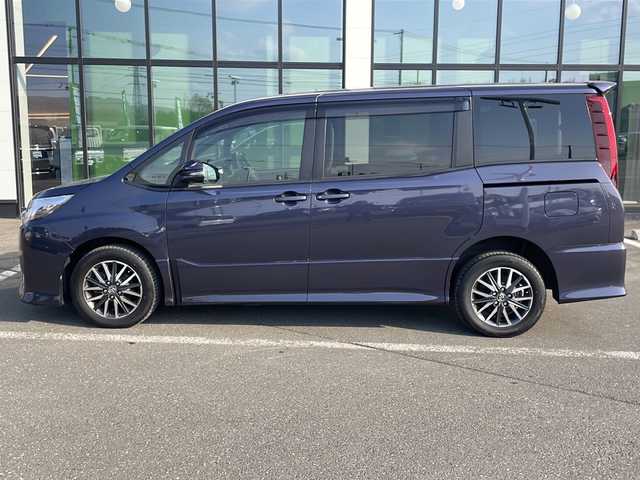 トヨタ ノア Si 道東・釧路十勝 2015(平27)年 7.6万km ダークバイオレットマイカメタリック ・4WD/・ワンオーナー/・寒冷地仕様/・ALPINESDメモリナビ/（BT・CD・DVD・USB・フルセグ・ラジオ）/・社外テレビキャンセラー/・アルパイン10.1インチフリップダウンモニター/・バックカメラ/・片側パワースライドドア/・スマートキー/・プッシュスタート/・MTモード付AT/・ETC/・LEDヘッドライト/・フォグライト/・オートライト/・アイドリングストップ/・純正フロアマット/・ドアバイザー/・純正16インチアルミホイール