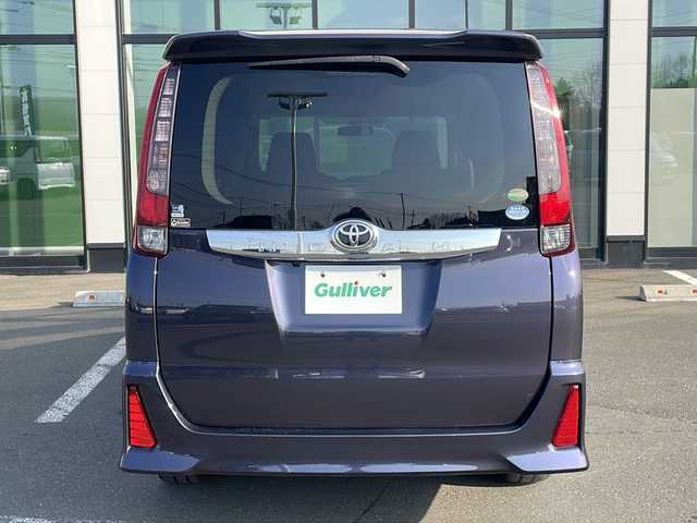 トヨタ ノア Si 道東・釧路十勝 2015(平27)年 7.6万km ダークバイオレットマイカメタリック ・4WD/・ワンオーナー/・寒冷地仕様/・ALPINESDメモリナビ/（BT・CD・DVD・USB・フルセグ・ラジオ）/・社外テレビキャンセラー/・アルパイン10.1インチフリップダウンモニター/・バックカメラ/・片側パワースライドドア/・スマートキー/・プッシュスタート/・MTモード付AT/・ETC/・LEDヘッドライト/・フォグライト/・オートライト/・アイドリングストップ/・純正フロアマット/・ドアバイザー/・純正16インチアルミホイール