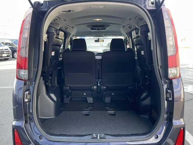 トヨタ ノア Si 道東・釧路十勝 2015(平27)年 7.6万km ダークバイオレットマイカメタリック ・4WD/・ワンオーナー/・寒冷地仕様/・ALPINESDメモリナビ/（BT・CD・DVD・USB・フルセグ・ラジオ）/・社外テレビキャンセラー/・アルパイン10.1インチフリップダウンモニター/・バックカメラ/・片側パワースライドドア/・スマートキー/・プッシュスタート/・MTモード付AT/・ETC/・LEDヘッドライト/・フォグライト/・オートライト/・アイドリングストップ/・純正フロアマット/・ドアバイザー/・純正16インチアルミホイール