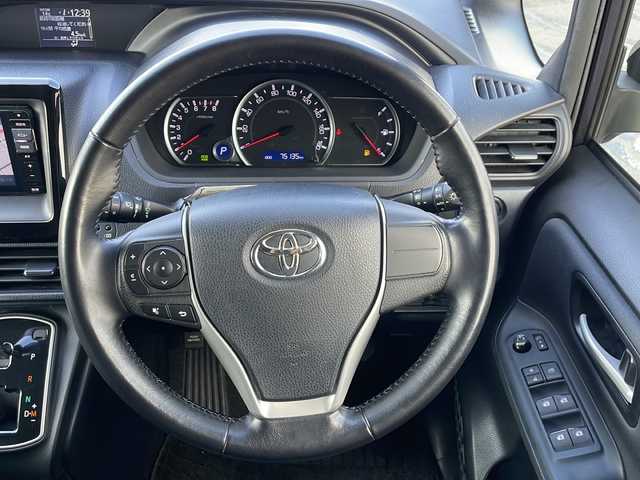 トヨタ ノア Si 道東・釧路十勝 2015(平27)年 7.6万km ダークバイオレットマイカメタリック ・4WD/・ワンオーナー/・寒冷地仕様/・ALPINESDメモリナビ/（BT・CD・DVD・USB・フルセグ・ラジオ）/・社外テレビキャンセラー/・アルパイン10.1インチフリップダウンモニター/・バックカメラ/・片側パワースライドドア/・スマートキー/・プッシュスタート/・MTモード付AT/・ETC/・LEDヘッドライト/・フォグライト/・オートライト/・アイドリングストップ/・純正フロアマット/・ドアバイザー/・純正16インチアルミホイール