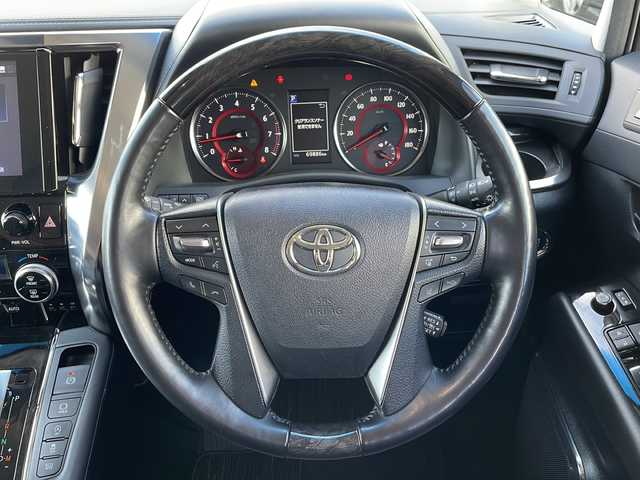 トヨタ アルファード S Cパッケージ 青森県 2021(令3)年 7万km ホワイトパールクリスタルシャイン ・4WD/・本革シート/・純正メーカーOPナビ/・フルセグ/Bluetooth/・バックカメラ/・フリップダウンモニター/・両側パワースライドドア/・衝突軽減ブレーキ/・レーンキープアシスト/・レーダークルーズコントロール/・横滑り抑制装置/・シートヒーター/・ステアリングヒーター/・オートマチックハイビーム/・オートライト/・プッシュスタート/・スマートキー/・USB端子/・LEDヘッドライト/・LEDフォグランプ/・純正フロアマット/・ETC/・純正18AW/・保証書・取説あり