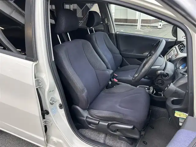 ホンダ フィット ハイブリット スマート セレクション 静岡県 2011(平23)年 12.2万km プレミアムホワイトパール 純正ナビ/ワンセグ/SD/CD/DVD/ETC/クルーズコントロール/ドアバイザー/ウィンカーミラー/純正フロアマット