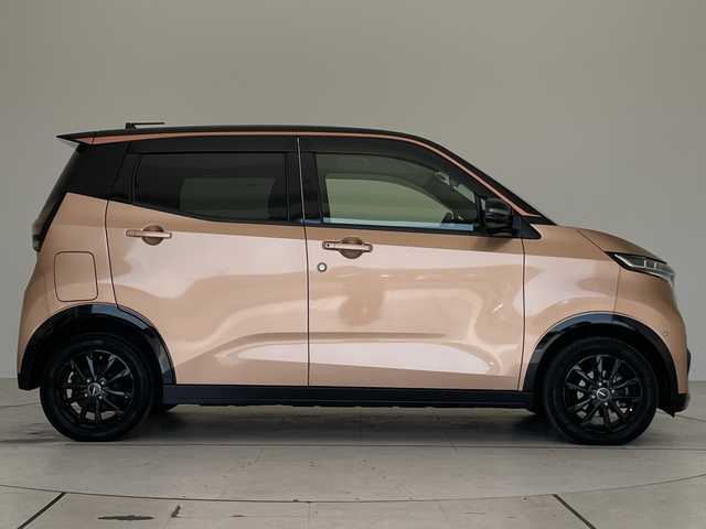 日産 サクラ G 愛知県 2022(令4)年 2.7万km 茶／シルバー プロパイロット/純正8型ディスプレイオーディオナビ/全方位カメラ/レーダークルーズコントロール/シートヒーター/コーナーセンサー/アルミホイール/ETC2.0/レーンキープアシスト/ドライブレコーダー/充電ケーブルあり/衝突軽減システム/フルセグ/Bluetooth/ステアリングスイッチ/スマートキー/プッシュスタート