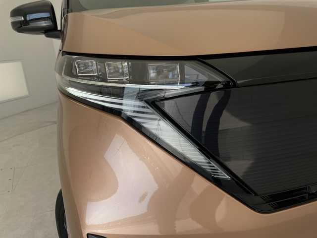 日産 サクラ G 愛知県 2022(令4)年 2.7万km 茶／シルバー プロパイロット/純正8型ディスプレイオーディオナビ/全方位カメラ/レーダークルーズコントロール/シートヒーター/コーナーセンサー/アルミホイール/ETC2.0/レーンキープアシスト/ドライブレコーダー/充電ケーブルあり/衝突軽減システム/フルセグ/Bluetooth/ステアリングスイッチ/スマートキー/プッシュスタート