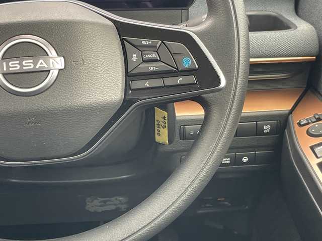 日産 サクラ G 愛知県 2022(令4)年 2.7万km 茶／シルバー プロパイロット/純正8型ディスプレイオーディオナビ/全方位カメラ/レーダークルーズコントロール/シートヒーター/コーナーセンサー/アルミホイール/ETC2.0/レーンキープアシスト/ドライブレコーダー/充電ケーブルあり/衝突軽減システム/フルセグ/Bluetooth/ステアリングスイッチ/スマートキー/プッシュスタート