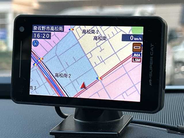 トヨタ プリウス Z 大阪府 2024(令6)年 2.8万km プラチナホワイトパールマイカ ワンオーナー/4WD/純正12.3インチナビ/・フルセグTV/Bluetooth/USBタイプC/・AppleCarPay/AndroidAuto/パノラミックビューモニター（全方位カメラ）/デジタルインナーミラー/前後ドライブレコーダー/純正ビルトインETC2.0/セーフティセンス/・プリクラッシュ/・緊急時操舵支援/・フロントクロストラフィックアラート/・レーンチェンジアシスト/・レーントレーシンングアシスト/・レーンディパーチャーアラート/・レーダークルーズコントロール/・オートマチックハイビーム/・ロードサインアシスト/ブラインドスポットモニター/トヨタチームメイト（アドバントパーク）/レザーシート/メモリー付パワーシート（運転席）/シートヒーター（前席）/シートベンチレーション（前席）/LEDヘッドランプ/革巻きステアリング/ステアリングスイッチ/ステアリングヒーター/オートエアコン/ナノイーX/パワーバックドア/充電用USBタイプC/ワイヤレス充電/AC100/1500W/レーダー探知機(YK-3000)/ガナドールマフラー/プッシュスタート/スマートキー×２/取扱説明書/保証書