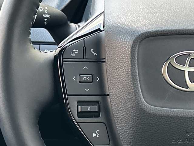 トヨタ プリウス Z 大阪府 2024(令6)年 2.8万km プラチナホワイトパールマイカ ワンオーナー/4WD/純正12.3インチナビ/・フルセグTV/Bluetooth/USBタイプC/・AppleCarPay/AndroidAuto/パノラミックビューモニター（全方位カメラ）/デジタルインナーミラー/前後ドライブレコーダー/純正ビルトインETC2.0/セーフティセンス/・プリクラッシュ/・緊急時操舵支援/・フロントクロストラフィックアラート/・レーンチェンジアシスト/・レーントレーシンングアシスト/・レーンディパーチャーアラート/・レーダークルーズコントロール/・オートマチックハイビーム/・ロードサインアシスト/ブラインドスポットモニター/トヨタチームメイト（アドバントパーク）/レザーシート/メモリー付パワーシート（運転席）/シートヒーター（前席）/シートベンチレーション（前席）/LEDヘッドランプ/革巻きステアリング/ステアリングスイッチ/ステアリングヒーター/オートエアコン/ナノイーX/パワーバックドア/充電用USBタイプC/ワイヤレス充電/AC100/1500W/レーダー探知機(YK-3000)/ガナドールマフラー/プッシュスタート/スマートキー×２/取扱説明書/保証書