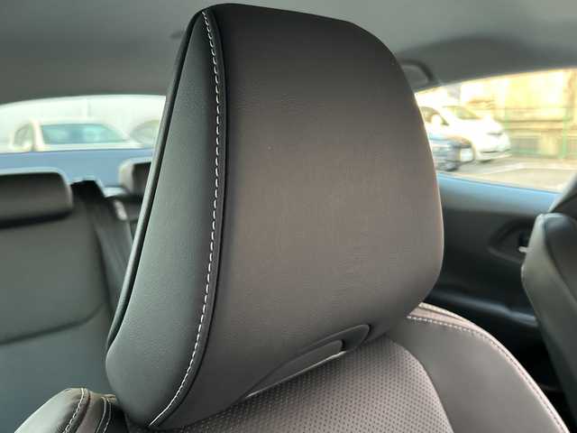 トヨタ プリウス Z 大阪府 2024(令6)年 2.8万km プラチナホワイトパールマイカ ワンオーナー/4WD/純正12.3インチナビ/・フルセグTV/Bluetooth/USBタイプC/・AppleCarPay/AndroidAuto/パノラミックビューモニター（全方位カメラ）/デジタルインナーミラー/前後ドライブレコーダー/純正ビルトインETC2.0/セーフティセンス/・プリクラッシュ/・緊急時操舵支援/・フロントクロストラフィックアラート/・レーンチェンジアシスト/・レーントレーシンングアシスト/・レーンディパーチャーアラート/・レーダークルーズコントロール/・オートマチックハイビーム/・ロードサインアシスト/ブラインドスポットモニター/トヨタチームメイト（アドバントパーク）/レザーシート/メモリー付パワーシート（運転席）/シートヒーター（前席）/シートベンチレーション（前席）/LEDヘッドランプ/革巻きステアリング/ステアリングスイッチ/ステアリングヒーター/オートエアコン/ナノイーX/パワーバックドア/充電用USBタイプC/ワイヤレス充電/AC100/1500W/レーダー探知機(YK-3000)/ガナドールマフラー/プッシュスタート/スマートキー×２/取扱説明書/保証書