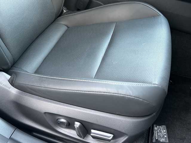 トヨタ プリウス Z 大阪府 2024(令6)年 2.8万km プラチナホワイトパールマイカ ワンオーナー/4WD/純正12.3インチナビ/・フルセグTV/Bluetooth/USBタイプC/・AppleCarPay/AndroidAuto/パノラミックビューモニター（全方位カメラ）/デジタルインナーミラー/前後ドライブレコーダー/純正ビルトインETC2.0/セーフティセンス/・プリクラッシュ/・緊急時操舵支援/・フロントクロストラフィックアラート/・レーンチェンジアシスト/・レーントレーシンングアシスト/・レーンディパーチャーアラート/・レーダークルーズコントロール/・オートマチックハイビーム/・ロードサインアシスト/ブラインドスポットモニター/トヨタチームメイト（アドバントパーク）/レザーシート/メモリー付パワーシート（運転席）/シートヒーター（前席）/シートベンチレーション（前席）/LEDヘッドランプ/革巻きステアリング/ステアリングスイッチ/ステアリングヒーター/オートエアコン/ナノイーX/パワーバックドア/充電用USBタイプC/ワイヤレス充電/AC100/1500W/レーダー探知機(YK-3000)/ガナドールマフラー/プッシュスタート/スマートキー×２/取扱説明書/保証書