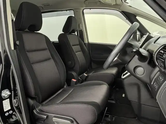 日産 セレナ ハイウェイスター 大阪府 2016(平28)年 3.5万km ダイヤモンドブラック エマージェンシーブレーキ/純正ナビ（Bluetooth/CD/DVD）/フルセグTV/アラウンドビューモニター/両側パワースライドドア/レーダークルーズコントロール/LEDヘッドライト/純正16インチアルミホイール/車線逸脱防止機能/標識認識機能/コーナーセンサー/スマートキー/ETC