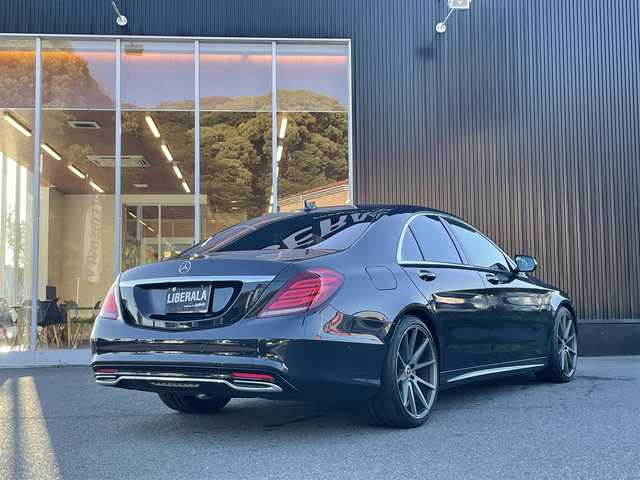 メルセデス・ベンツ Ｓ３００ ハイブリッド AMGライン 福岡県 2016(平28)年 4.1万km 紺 サンルーフ/パヒュームデュヒューザー　/レーダーセーフティパッケージ/アダプティブクルーズコントロール/ブラインドスポットモニター/レーンキープアシスト/アクティブセーフティブレーキ/ヘッドアップディスプレイ/エアーサスペンション/黒革シート/全席シートヒーター/純正HDDナビ/フルセグTV/Bluetooth/全方位カメラ/パワーバックドア/LEDヘッドライト/オートハイビーム/パドルシフト/社外21インチアルミホイール/ETC/取扱説明書/保証書/スペアキー×1