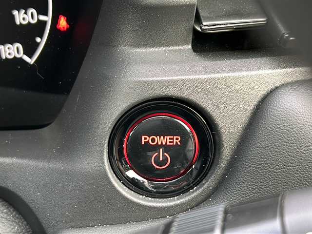 ホンダ ヴェゼル ハイブリッド e:HEV X 愛知県 2022(令4)年 0.6万km プラチナホワイトパール /禁煙車/ワンオーナー/ディーラー整備記録簿R4.5.6//9インチフローティングナビ/フルセグ/BT/USB//CD/DVD/SD/MSV//バックカメラ/前後ドラレコ/ETC//CMBS/ACC/LKAS/RSA//先行車発信告知/誤発進抑制/路外逸脱抑制//ステアリングスイッチ/パドルシフト//純正LEDオートライト/オートハイビーム//純正LEDフォグランプ//電動パーキングブレーキ//電動格納ウインカーミラー//前後クリソナ//ダウンヒルアシストコントロール//W＋サイドエアバック//カーテンエアバック//トノカバー/ドアバイザー/フロアマット//AW付きスタッドレスタイヤ4本積載//新車時保証書//取扱説明書//スペアキー有