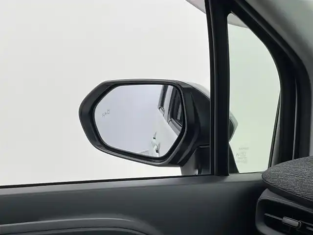 トヨタ シエンタ ハイブリッド Z 埼玉県 2023(令5)年 1.1万km ホワイトパールクリスタルシャイン 純正10.5インチディスプレイオーディオ　パノラミックビューモニター　ETC　セーフティセンス　レーダークルーズコントロール　LEDヘッドライト　リアサーキュレーター　BSM　両側パワースライドドア