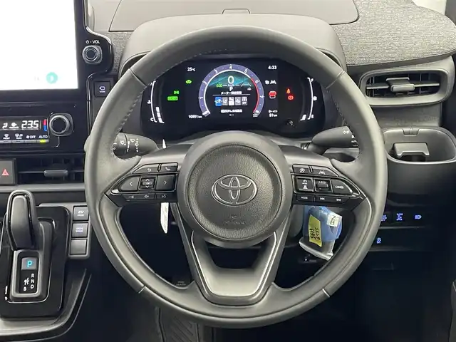 トヨタ シエンタ ハイブリッド Z 埼玉県 2023(令5)年 1.1万km ホワイトパールクリスタルシャイン 純正10.5インチディスプレイオーディオ　パノラミックビューモニター　ETC　セーフティセンス　レーダークルーズコントロール　LEDヘッドライト　リアサーキュレーター　BSM　両側パワースライドドア
