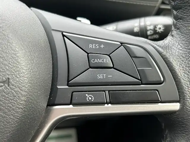日産 セレナ ハイウェイスター 静岡県 2017(平29)年 6.7万km ブリリアントホワイトパール 純正９型ナビ/（AM/FM/CD/DVD/BT）/フルセグTV/アラウンドビューモニター/バックカメラ /クルーズコントロール/純正フリップダウンモニター/ETC2.0/両側パワースラウドドア/社外ドライブレコーダー/エマージェンシーブレーキ/レーンキープアシスト/横滑り防止装置/スマートキー/プッシュスタート/LEDヘッドライト/純正１６インチアルミホイール/取り扱い説明書/保証書