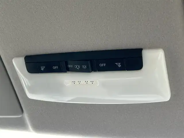 日産 セレナ ハイウェイスター 静岡県 2017(平29)年 6.7万km ブリリアントホワイトパール 純正９型ナビ/（AM/FM/CD/DVD/BT）/フルセグTV/アラウンドビューモニター/バックカメラ /クルーズコントロール/純正フリップダウンモニター/ETC2.0/両側パワースラウドドア/社外ドライブレコーダー/エマージェンシーブレーキ/レーンキープアシスト/横滑り防止装置/スマートキー/プッシュスタート/LEDヘッドライト/純正１６インチアルミホイール/取り扱い説明書/保証書