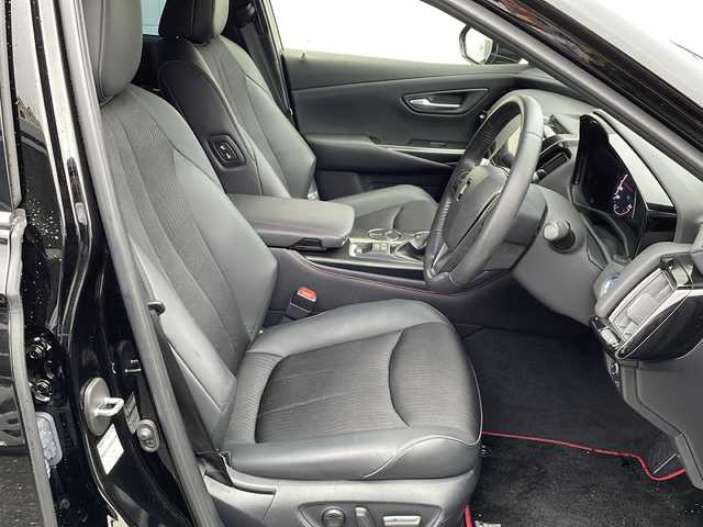 トヨタ クラウン ハイブリッド RS リミテッド 大阪府 2021(令3)年 0.5万km ブラック ＴＲＤエアロ　ＰＣＳ　ＢＳＭ　ＲＳＡ　ＲＣＴＡ　レーンキープ　前席シートヒーター  ステアリングヒーター　ハーフレザーシート 　前席パワーシート  純正ナビ　バックカメラ　　ＣＤ　ＤＶＤ　ＢＴ　ＵＳＢ　フルセグＴＶ　ビルトインＥＴＣ　ＡＣ１００Ｖ　コムテック前後ドラレコ（HDR360GW)　　クルコン 革巻きステアリング　オートハイビーム　LEDオートライト　フォグランプ　クリアランスソナー  パーキングサポート　電動パーキング　レーダー