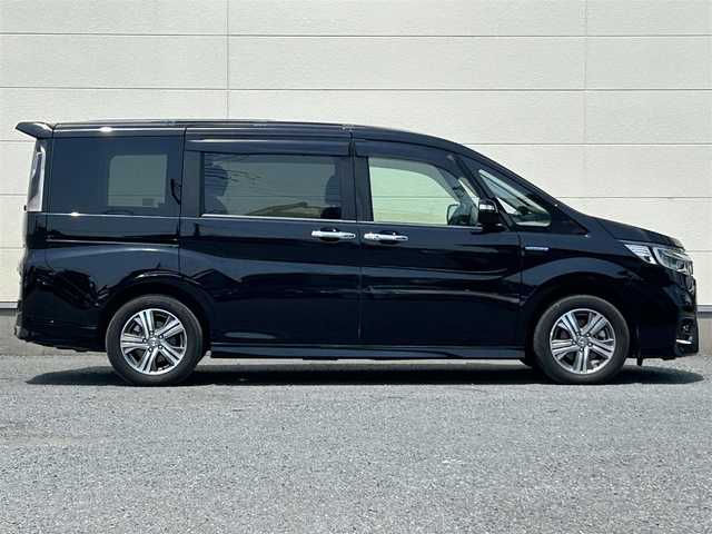 ホンダ ステップワゴン スパーダ ハイブリッド G ホンダセンシング 茨城県 2018(平30)年 7.8万km プレミアムスパークルブラックパール 純正９インチナビ/・フルセグTV/・Bluetooth接続/・DVD再生機能/バックカメラ/後部座席モニター/クルーズコントロール/ホンダセンシング/ビルトインETC/前方ドライブレコーダー/３列シート/両側パワースライドドア/LEDオートライト/純正１６インチアルミホイール/純正フロアマット/USB入力端子