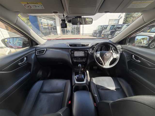 日産 エクストレイル ハイブリッド 20X エマージェンシーブレーキ 兵庫県 2015(平27)年 8.4万km バーニングレッド (株)IDOMが運営する【じしゃロン神戸名谷店】の自社ローン専用車両になりますこちらは現金またはオートローンご利用時の価格です。自社ローンご希望の方は別途その旨お申付け下さい/純正SDナビ/(フルセグTV/CD/DVD/AUX/USB/Bluetooth)/バックカメラ/全方位カメラ/クルーズコントロール/シートヒーター(D＋N席)/横滑り防止装置/ABS/前後コーナーセンサー/オートライト/ETC/前後ドライブレコーダー(ZDR-016)/スマートキー/スペアキー1本/ルーフキャリアー