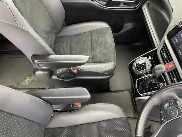 トヨタ ヴォクシー ZS 煌Ⅲ 宮城県 2021(令3)年 5.5万km ブラック アルパイン１１型ナビ　/両側パワースライドドア　/プリクラッシュセーフティ　/レーンディパーチャーアラート　/オートマチックハイビーム　/クリアランスソナー　/クルーズコントロール/ＥＴＣ　/バックカメラ　/ハーフレザー　/ＬＥＤヘッドランプ/後席オートエアコン/充電用USBポート/純正16インチAW/禁煙