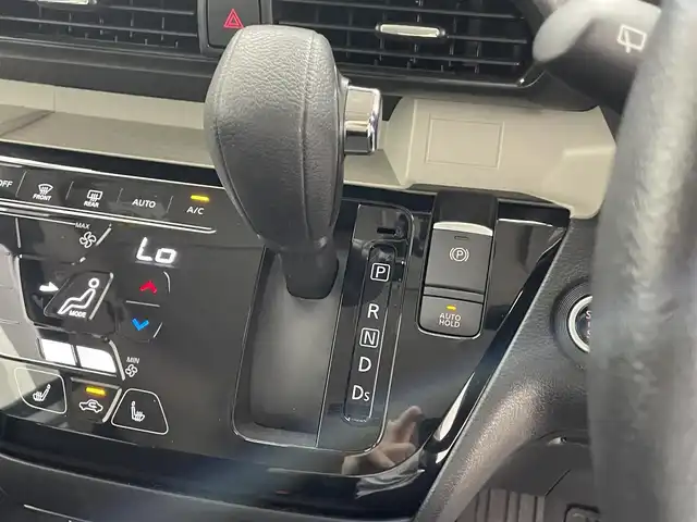 三菱 デリカミニ T プレミアム 滋賀県 2023(令5)年 0.7万km 緑Ⅱ 純正9インチディスプレイオーディオ/【Bluetooth.Applecarplay.HDMI】/全方位カメラ/衝突軽減ブレーキ/マイパイロット/デジタルインナーミラー/両側電動スライドドア/ハーフレザーシート/パドルシフト/前席シートヒーター/ステアリングヒーター/電子パーキング/オートブレーキホールド/オートライト/オートハイビーム/LEDヘッドライト/ETC/ステアリングスイッチ/スマートキー/スペアキー