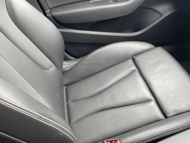 アウディ Ｓ３ セダン 岐阜県 2014(平26)年 8.7万km シルバー 純正ナビ/前席シートヒーター/前席パワーシート/黒革シート/クルーズコントロール/アイドリングストップ/電子パーキング/プッシュスタート/パドルシフト