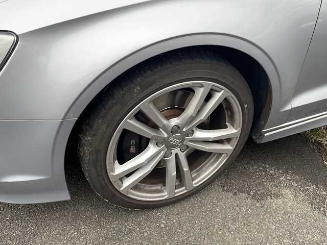 アウディ Ｓ３ セダン 岐阜県 2014(平26)年 8.7万km シルバー 純正ナビ/前席シートヒーター/前席パワーシート/黒革シート/クルーズコントロール/アイドリングストップ/電子パーキング/プッシュスタート/パドルシフト