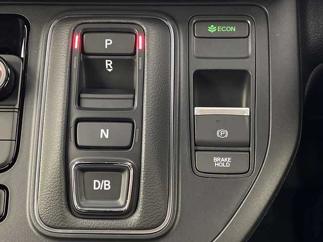 ホンダ ステップワゴン スパーダ eHEV 岐阜県 2025(令7)年 0.1千km プラチナホワイトパール 純正ナビ/(Bluetooth.CD.DVD.フルセグTV)/追従型クルーズコントロール/レーンキープアシスト/横滑り防止/衝突軽減ブレーキ/両側パワースライドドア/パワーバックドア/LEDヘッドライト/オートライト/オートマチックハイビーム/シートヒーター/パドルシフト/バックカメラ/電動格納ミラー/革巻きステアリング