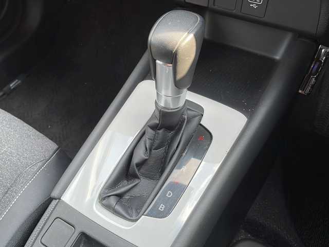 ホンダ フィット e:HEVホーム 道東・釧路十勝 2021(令3)年 2.6万km プラチナホワイトパール 4WD/純正８インチSDナビ　/(フルセグTV/ＤＶＤ再生/Ｂｌｕｅｔｏｏｔｈ接続)　/ＥＴＣ　/バックカメラ　/渋滞追従機能付アダプティブ・クルーズ・コントロール/前後コーナーセンサー　/レーンアシスト　/衝突軽減ブレーキ/横滑り防止装置/アイドリングストップ　/スマートキー/プッシュスタート　/純正ＬＥＤヘッドライト/純正フロアマット