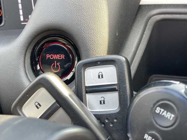 ホンダ フィット e:HEVホーム 道東・釧路十勝 2021(令3)年 2.6万km プラチナホワイトパール 4WD/純正８インチSDナビ　/(フルセグTV/ＤＶＤ再生/Ｂｌｕｅｔｏｏｔｈ接続)　/ＥＴＣ　/バックカメラ　/渋滞追従機能付アダプティブ・クルーズ・コントロール/前後コーナーセンサー　/レーンアシスト　/衝突軽減ブレーキ/横滑り防止装置/アイドリングストップ　/スマートキー/プッシュスタート　/純正ＬＥＤヘッドライト/純正フロアマット