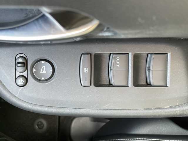 ホンダ フィット e:HEVホーム 道東・釧路十勝 2021(令3)年 2.6万km プラチナホワイトパール 4WD/純正８インチSDナビ　/(フルセグTV/ＤＶＤ再生/Ｂｌｕｅｔｏｏｔｈ接続)　/ＥＴＣ　/バックカメラ　/渋滞追従機能付アダプティブ・クルーズ・コントロール/前後コーナーセンサー　/レーンアシスト　/衝突軽減ブレーキ/横滑り防止装置/アイドリングストップ　/スマートキー/プッシュスタート　/純正ＬＥＤヘッドライト/純正フロアマット