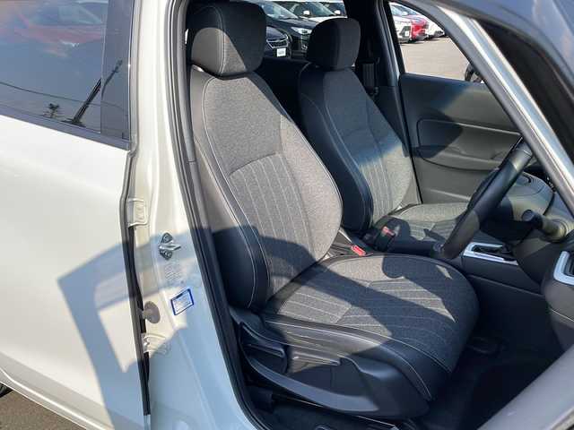 ホンダ フィット e:HEVホーム 道東・釧路十勝 2021(令3)年 2.6万km プラチナホワイトパール 4WD/純正８インチSDナビ　/(フルセグTV/ＤＶＤ再生/Ｂｌｕｅｔｏｏｔｈ接続)　/ＥＴＣ　/バックカメラ　/渋滞追従機能付アダプティブ・クルーズ・コントロール/前後コーナーセンサー　/レーンアシスト　/衝突軽減ブレーキ/横滑り防止装置/アイドリングストップ　/スマートキー/プッシュスタート　/純正ＬＥＤヘッドライト/純正フロアマット