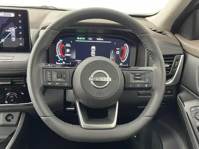 日産 エクストレイル X e－4ORCE 道央・札幌 2024(令6)年 0.1万km ブリリアントホワイトパール/スーパーブラック 2トーン ・４WD/・日産コネクトナビ/・Bluetooth／フルセグ／HDMI/ USB/・アラウンドビューモニター/・インテリジェントルームミラー/・純正ビルトインETC2.0/・プロパイロット/・エマージェンシーブレーキ/・インテリジェントクルーズコントロール/・オートハイビーム/・e-Pedal/・EVモード/・前後コーナーセンサー/・運転席パワーシート/・前席シートヒーター/・純正AW18インチ/・LEDヘッドライト/・スマートキー/・プッシュスタート